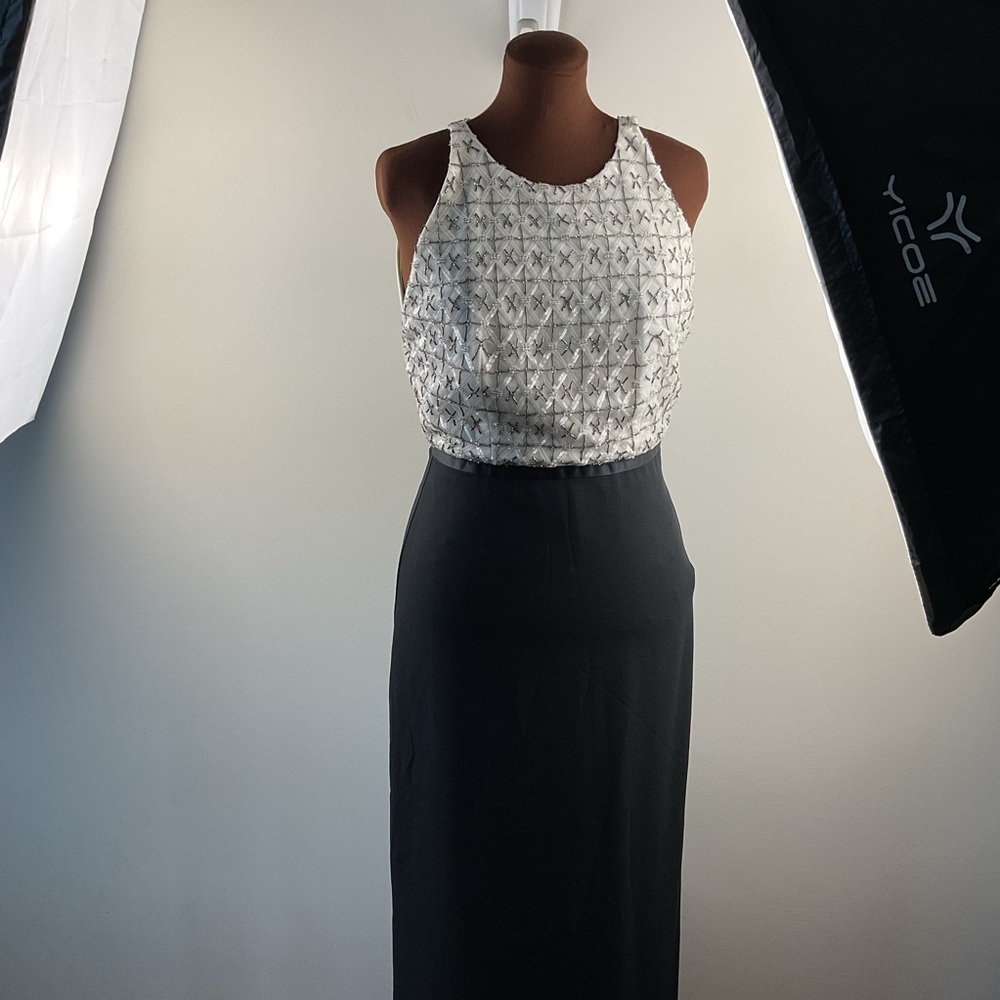 Raoul Elegant Black & Ivory Halter Beaded Gown Dress Size 10 New With Tags - Picture 8 of 10